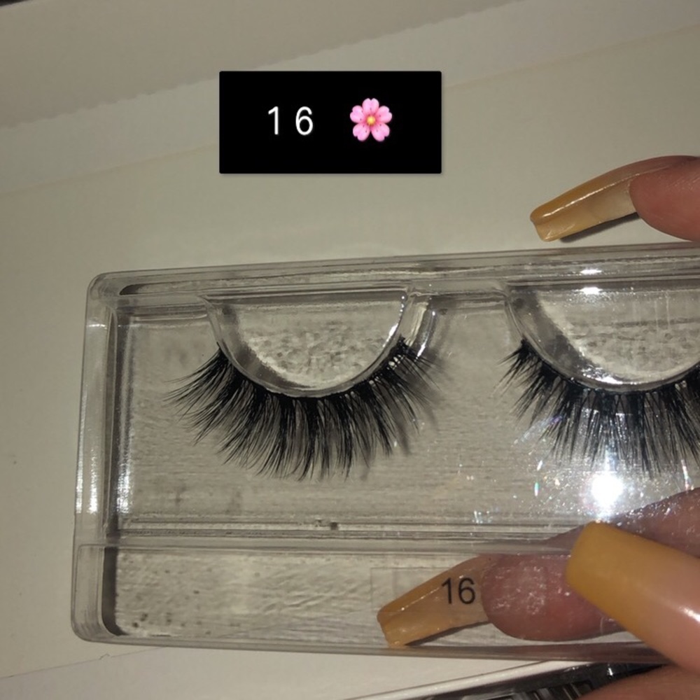 Loli Lashes Lash Style: 16